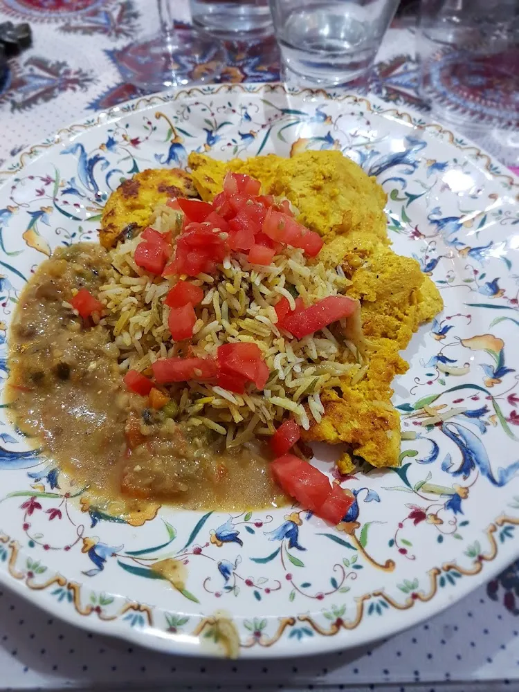 Jojeh Kabab Filet de Poulet Mariné Au Safran Avec Son Riz Bijoux